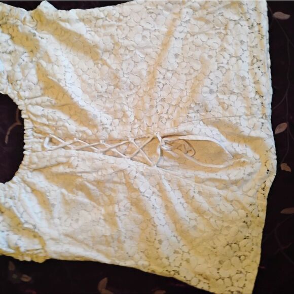 Twenty One Cream Ruffled Blouse with Cap Sleeves - Picture 4 of 16